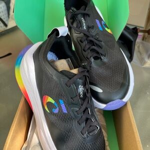 CLOVE Alto Rainbow Black Nursing Walking Shoes Limited Edition Size 6 NWT